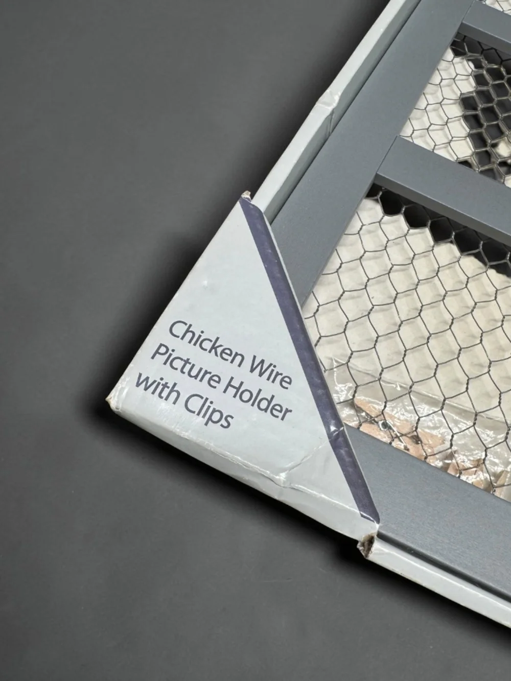 NOT FOR SALE - Chicken Wire Picture Holder w Clips Farmhouse Wall Decor NEW